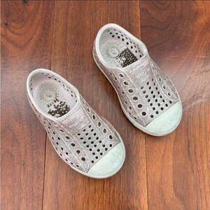 Native Kids Metallic Pink Water Shoes